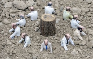 Follow-the-Leaders-d-Isaac-Cordal-Nantes_pics_390