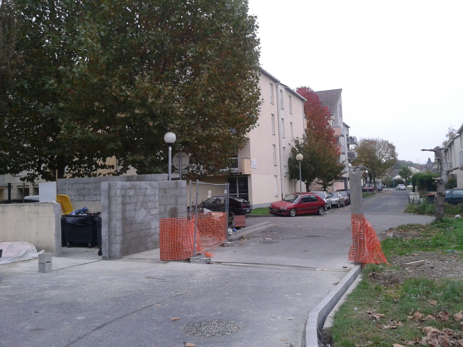 Construction d'un portail à l'entrée d'une co-propriété